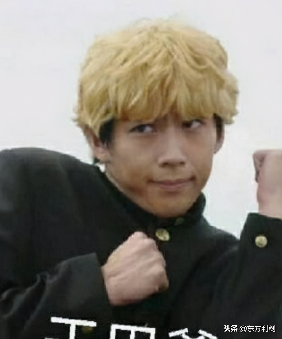 五官漂亮但皮肤很黑,皮肤黑的女生五官漂亮