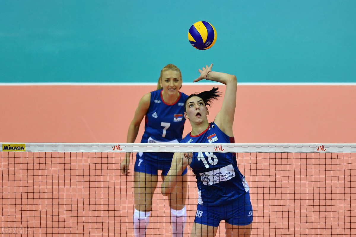 埃格努博斯对塞尔维亚,一传满天飞扣球