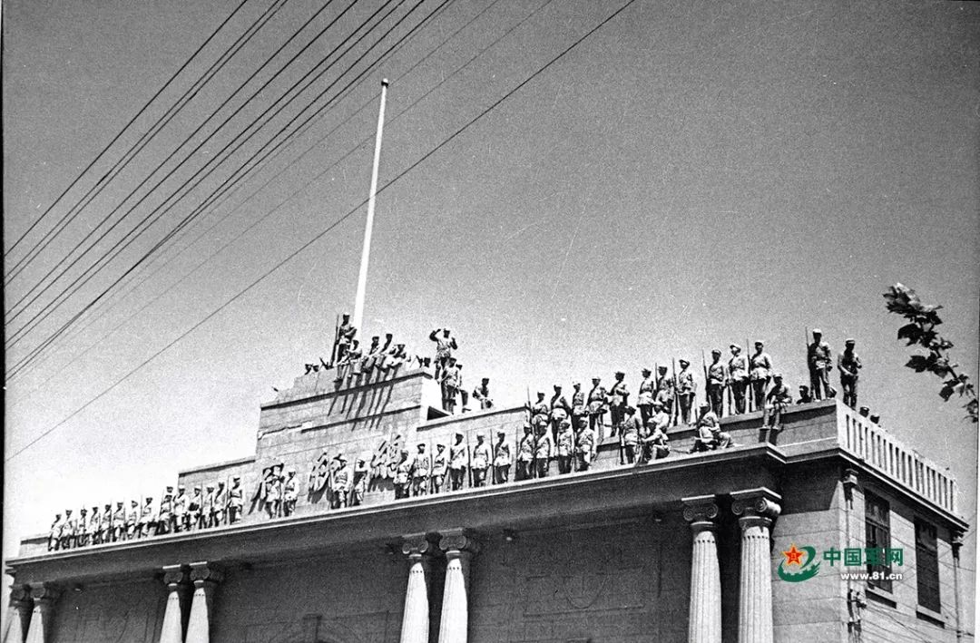 70年|共和国足迹：新中国的*旗国**是如何诞生的？