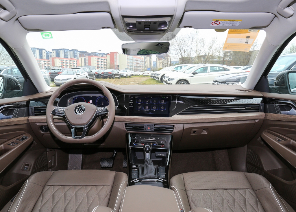 大众帕萨特现在怎么那么便宜,大众帕萨特低配高速怎么样