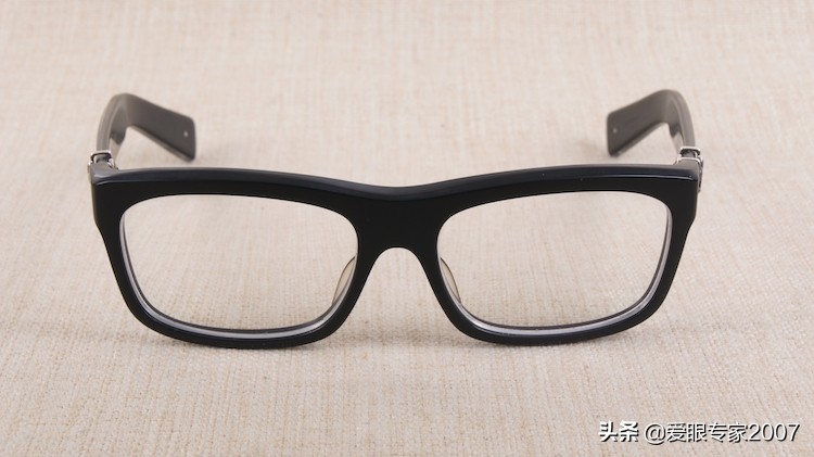 眼镜坏了没有胶带和胶水怎么补救,眼镜坏了去维修要钱吗