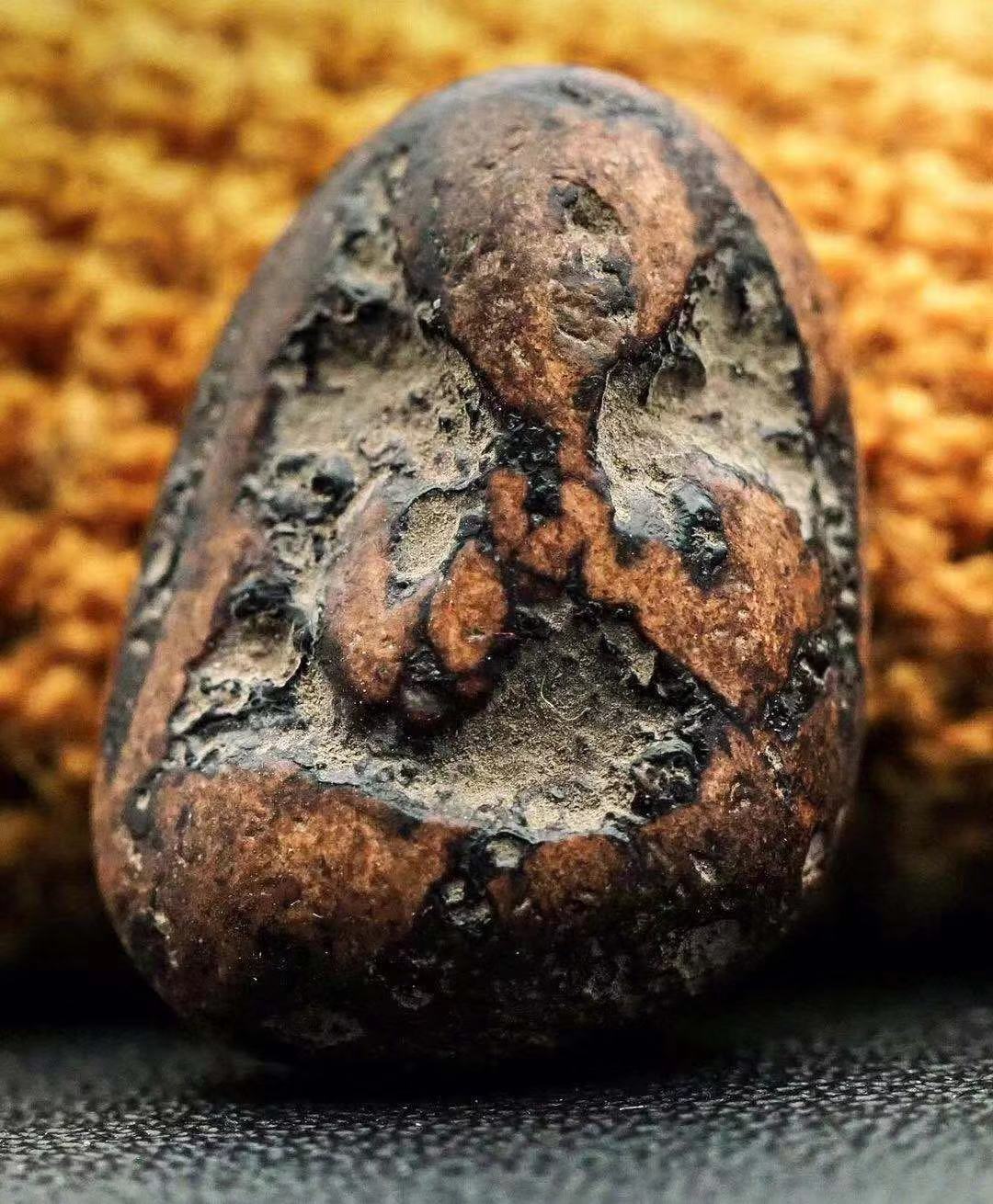 泰國佛牌古必打之龙婆jeenwattalad枕头腿模五大吉祥必打之一