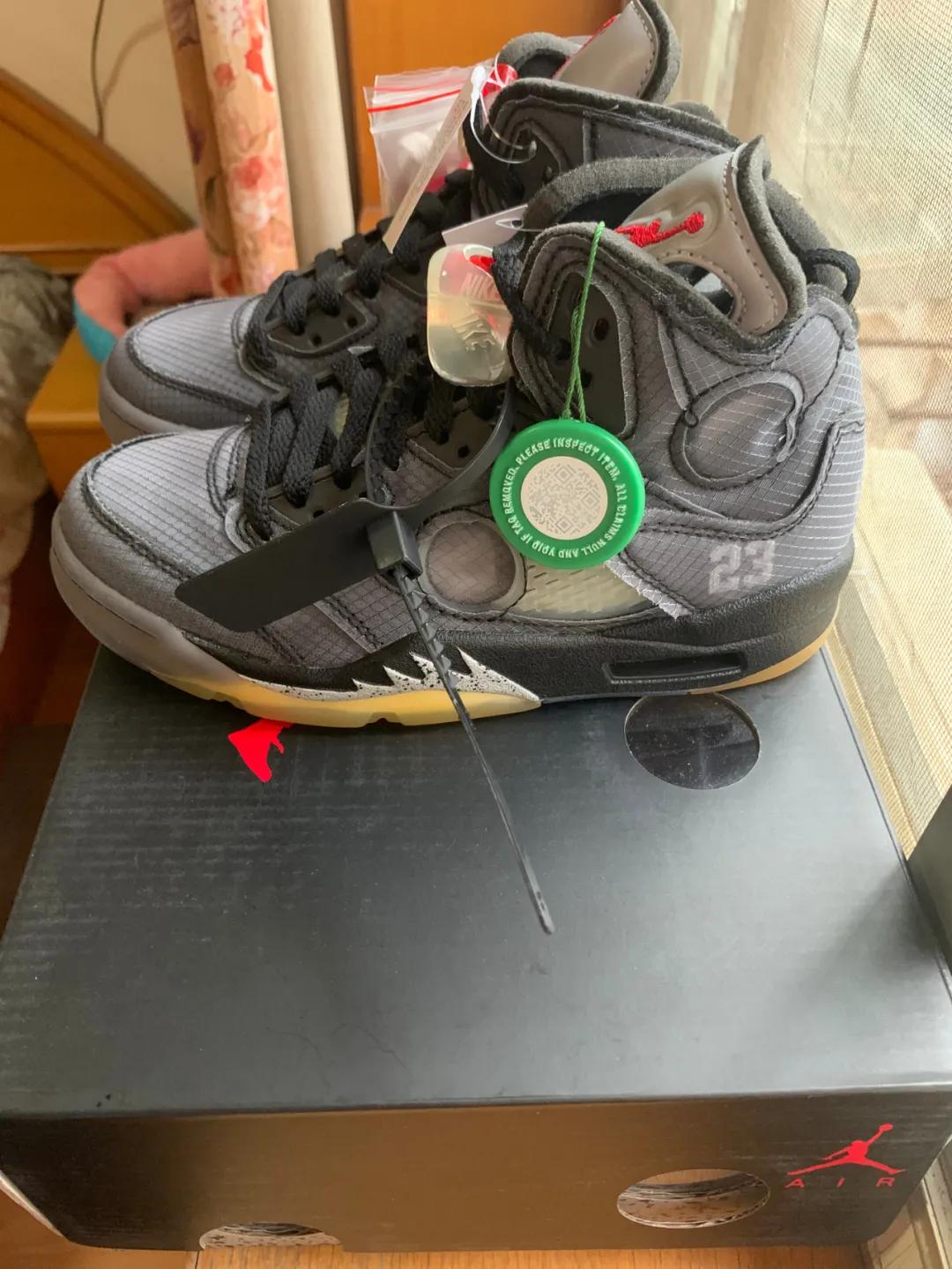 吹水鸭先知|海淘血泪史：下单超限量球鞋，到货竟变成了OW拖鞋