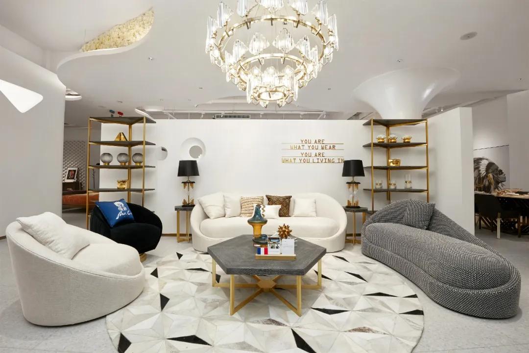 Mr.C+与峰上大宅装饰达成战略合作联盟，又多了一位强力的小伙伴