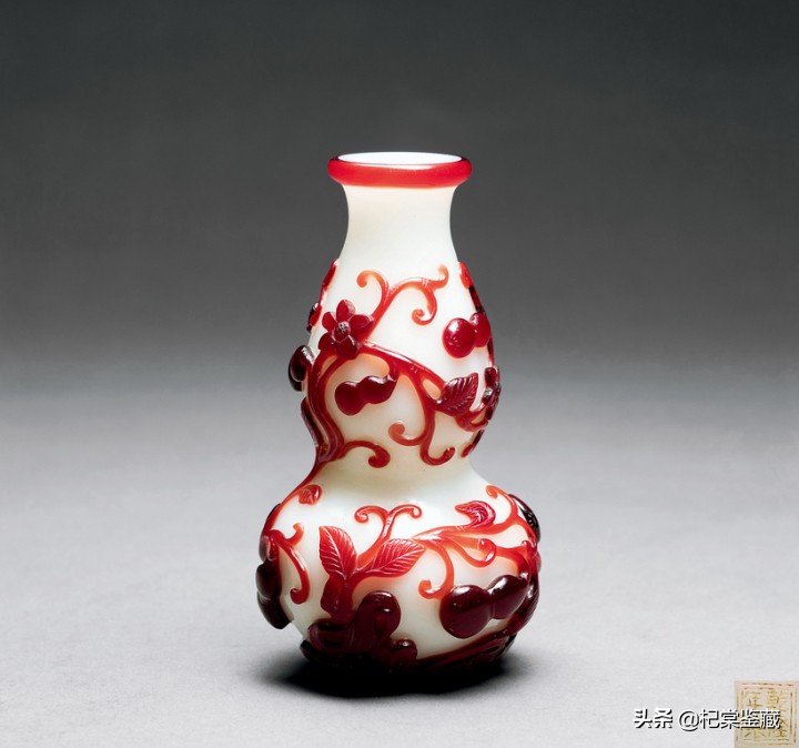 案上香烟铺贝叶,案上烟云