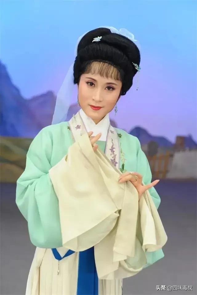 锡剧名家季春艳生活照,锡剧名家名单季春艳