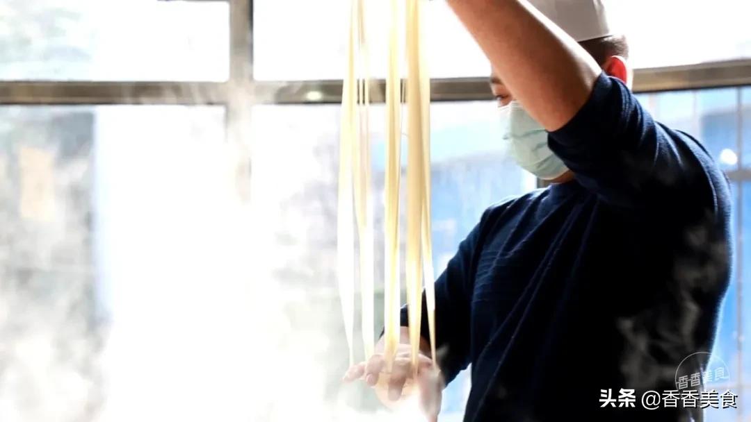 被食客吃出口号的一家老店，诱人的秘密竟然是两掺？