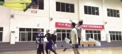 鹿晗打球扣篮,鹿晗虽然不高但是打篮球超帅