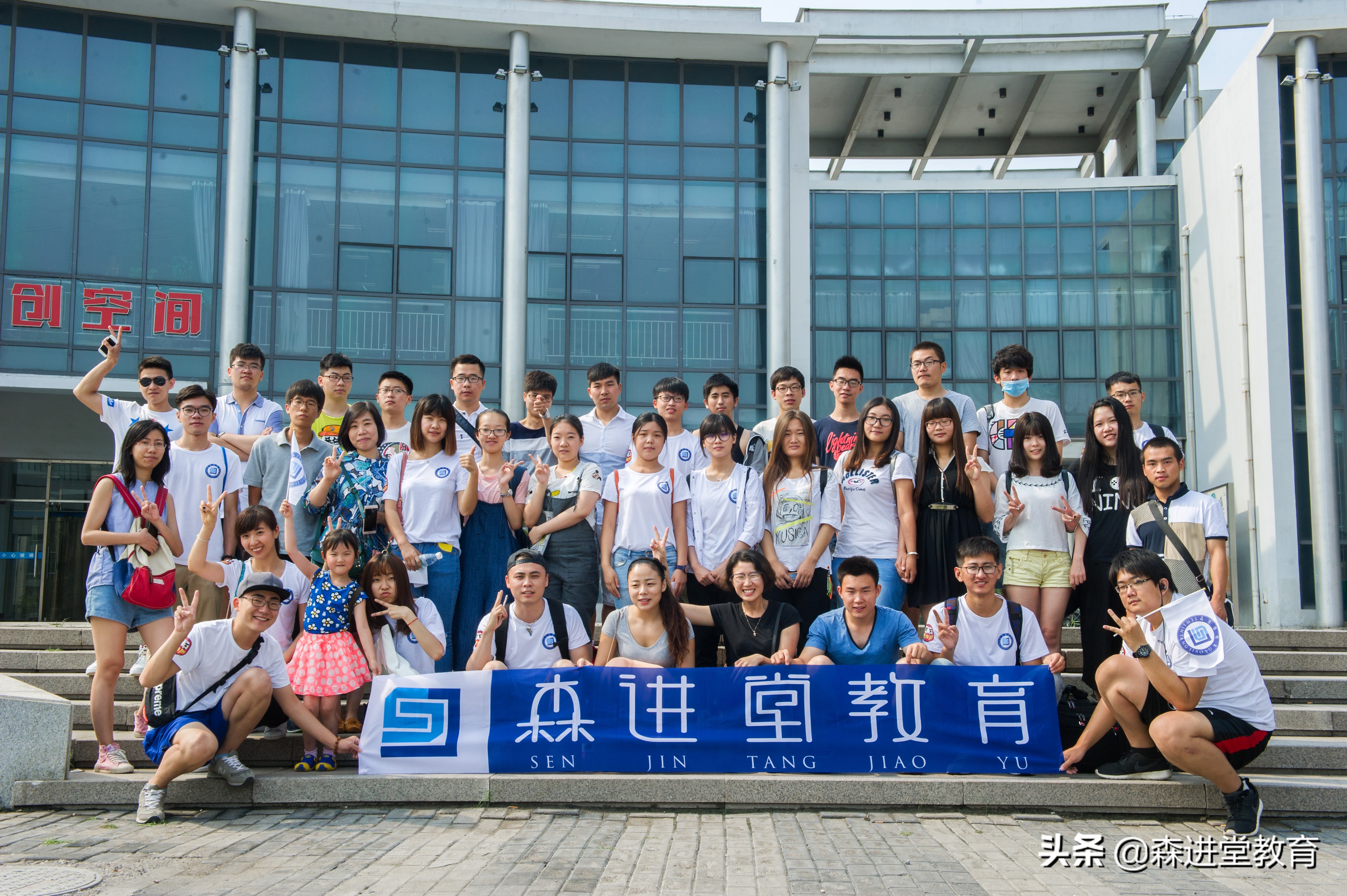 出国旅行签证在职证明,办签证的在职证明模板