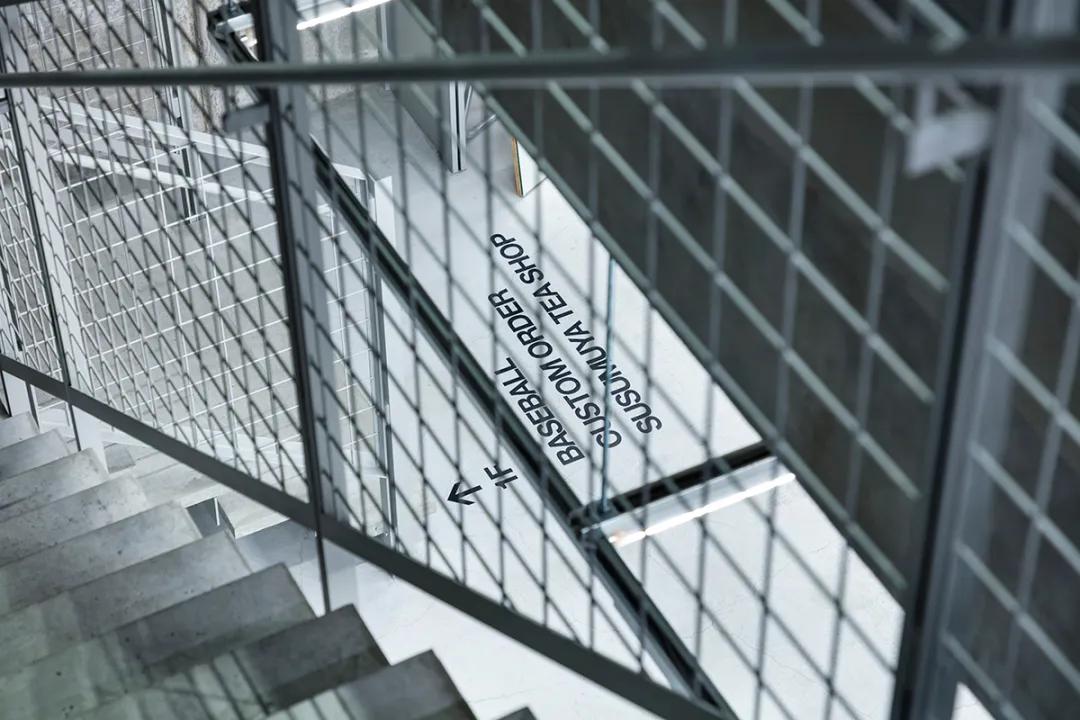 descente官方旗舰店的直播间,descente店直播