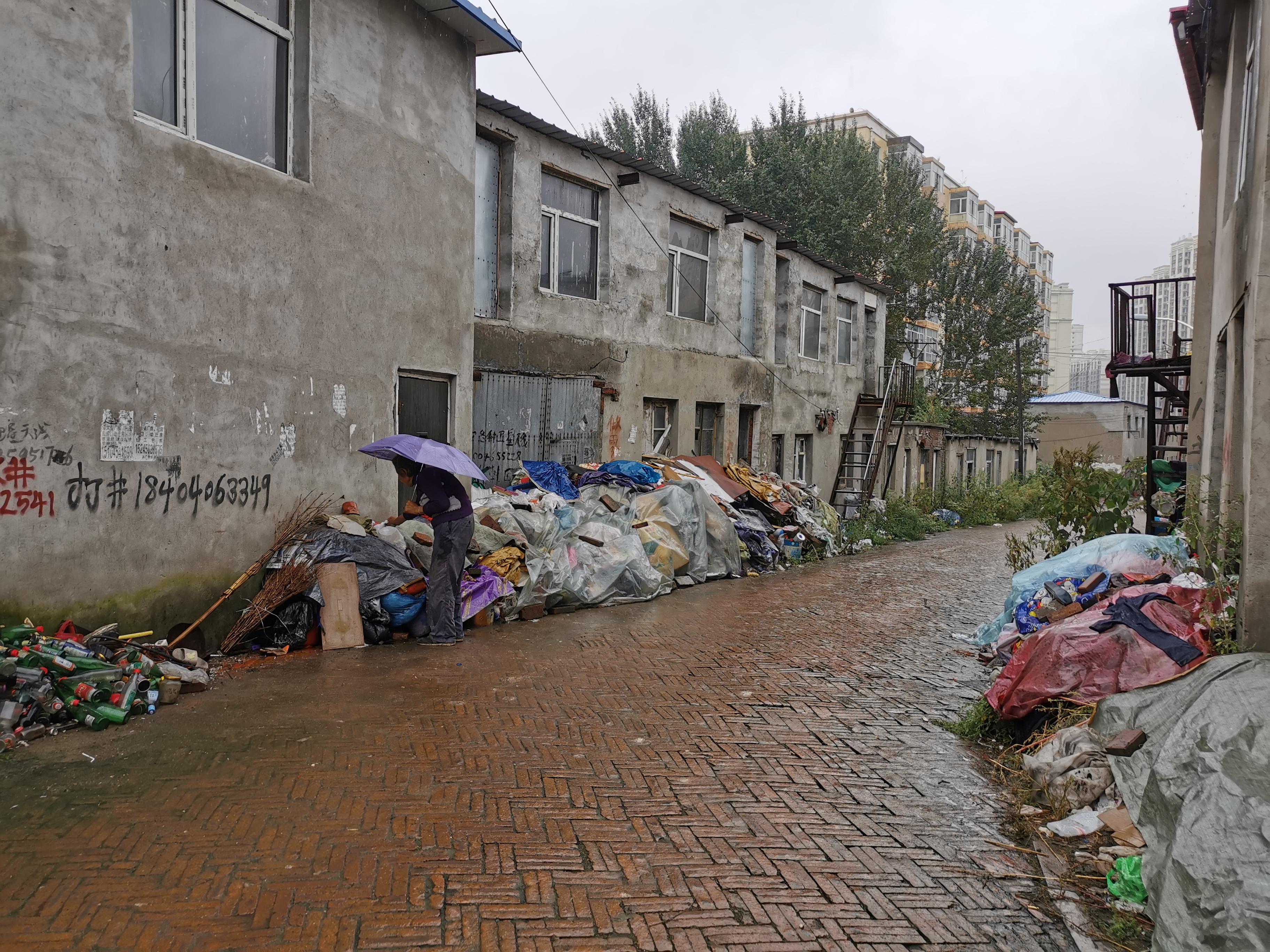 起底哈尔滨性侵5岁女童嫌犯“傻六子”:几乎天天酗酒,事发前喝了两瓶老白干,与养母靠捡废品为生