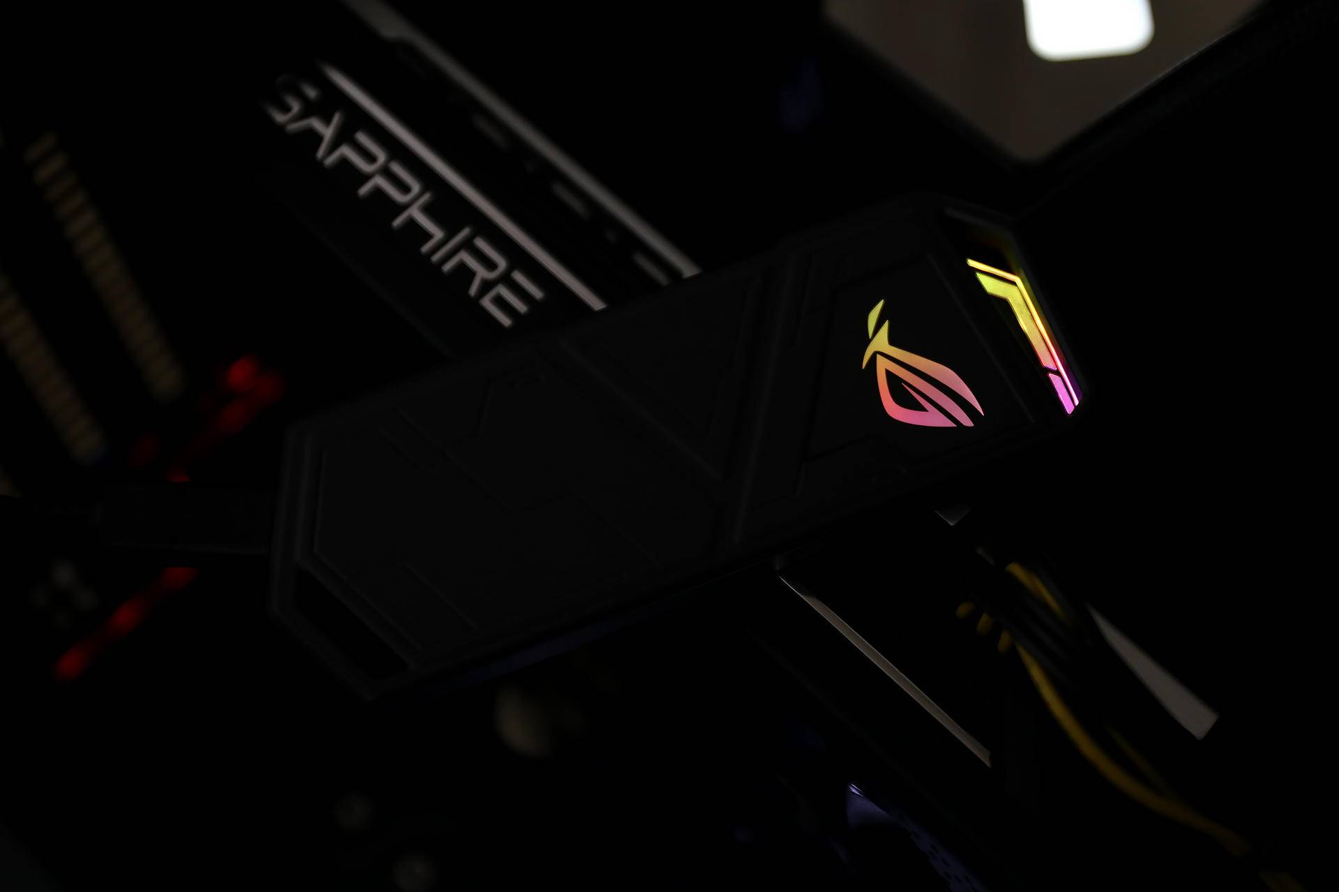 既要高速也要炫酷，ROGSTRIXARION固态硬盘盒评测