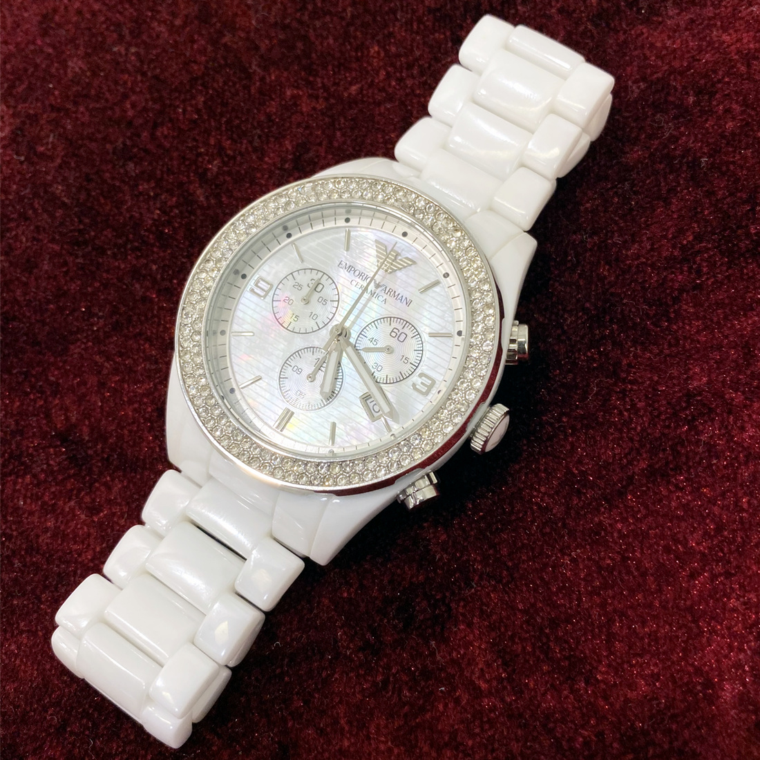 阿玛尼满天星手表，展现魅力的配饰