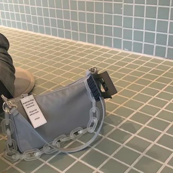 钟楚曦的包包里有什么,钟楚曦杨采钰宋妍霏