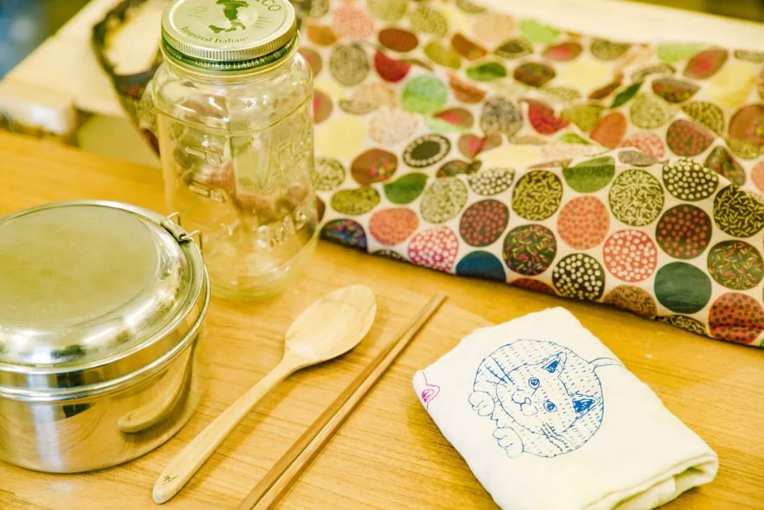 一对夫妻的零浪费生活,自制牙膏洗发水