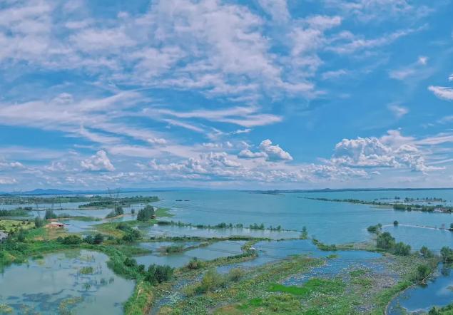 看云卷云舒赏繁星满天,看云卷云舒唯美诗词