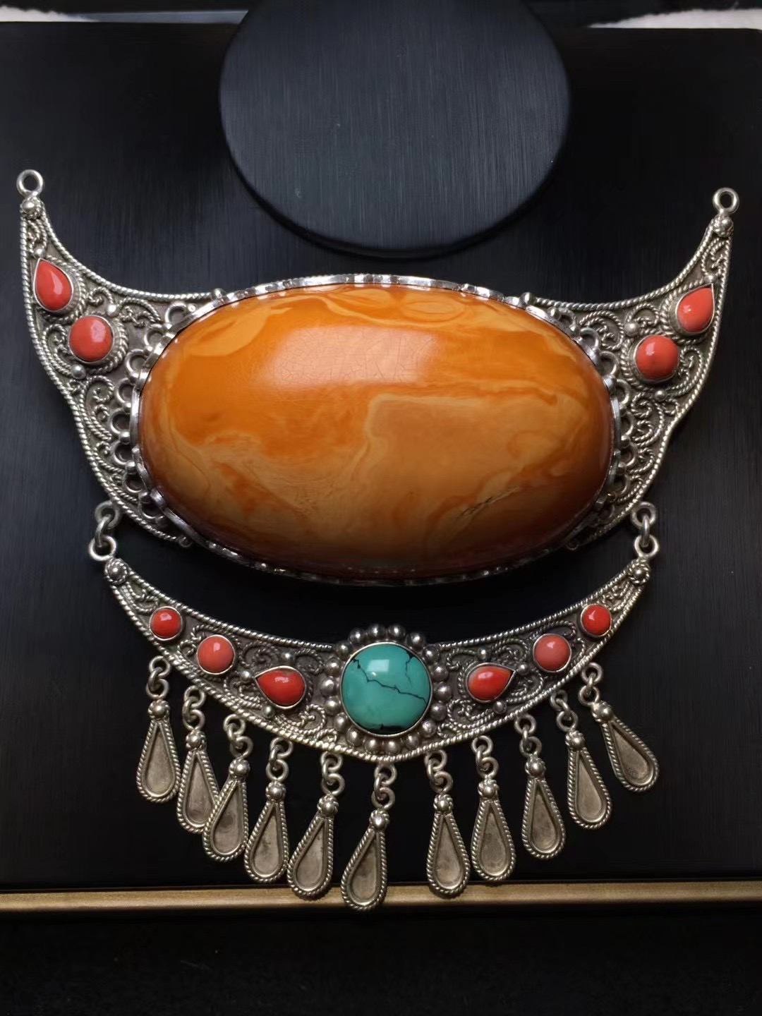 烤色蜜蜡和纯天然蜜蜡的区别,烤色蜜蜡和老蜜蜡的荧光区别