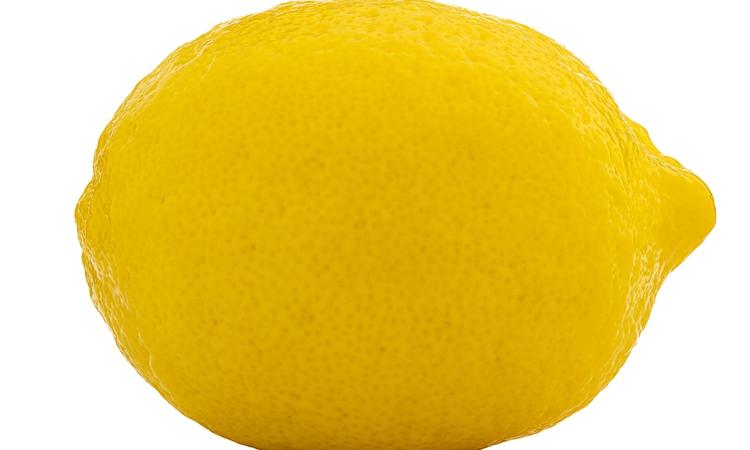 衣服褪色怎么洗变新衣服,旧衣服怎样洗可以变新衣服