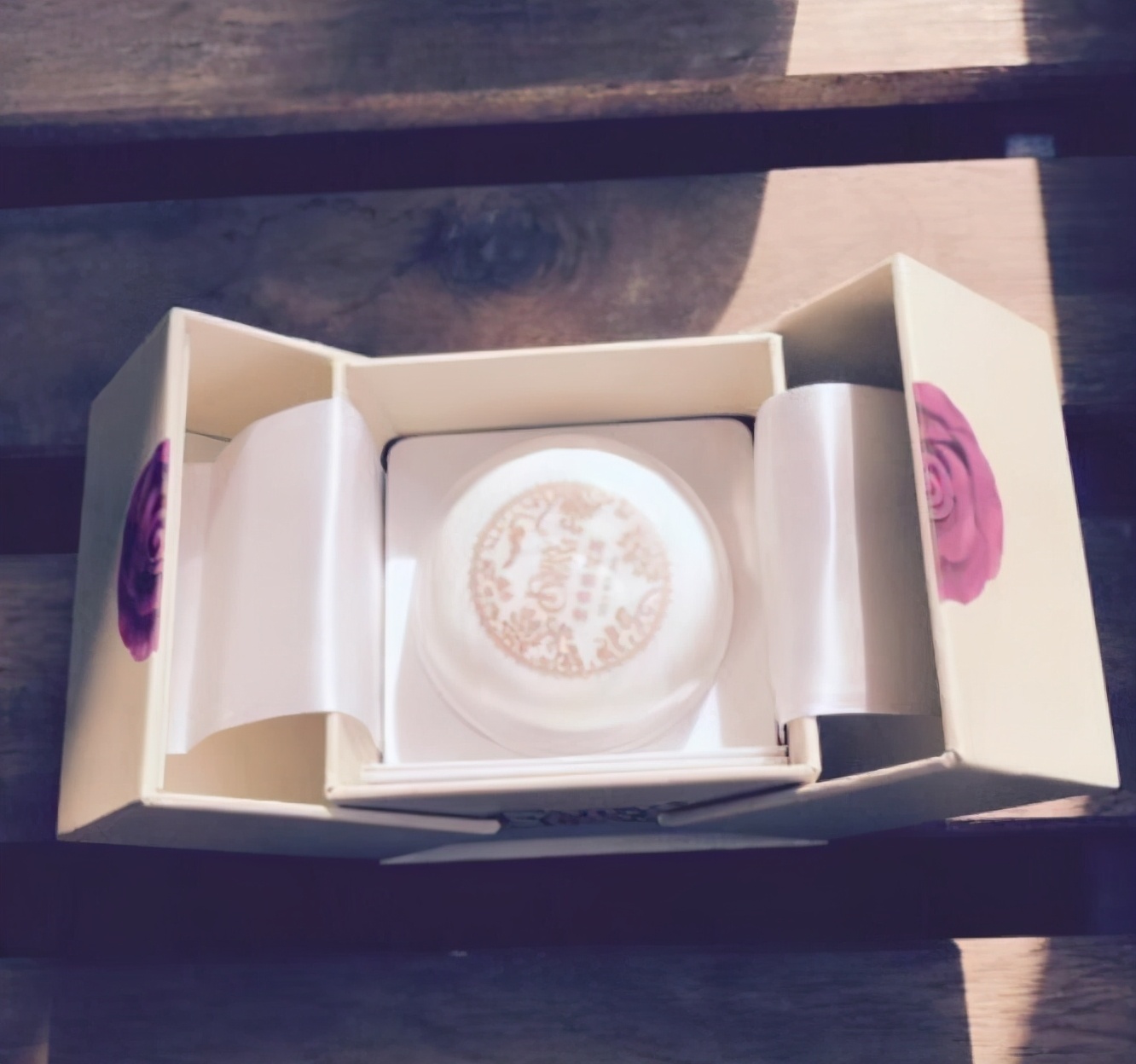 睡前可以用麦吉丽贵妇膏吗,睡前能擦保湿乳吗