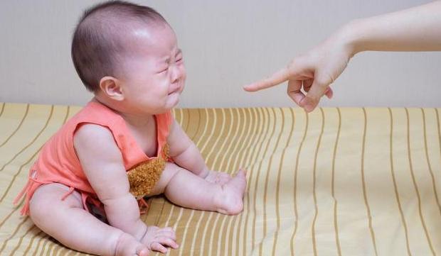 孩子一哭就忍不住发脾气,孩子一哭就忍不住吼他怎么办