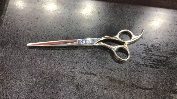 头发太长理发店不剪,头发太长理发店不开门