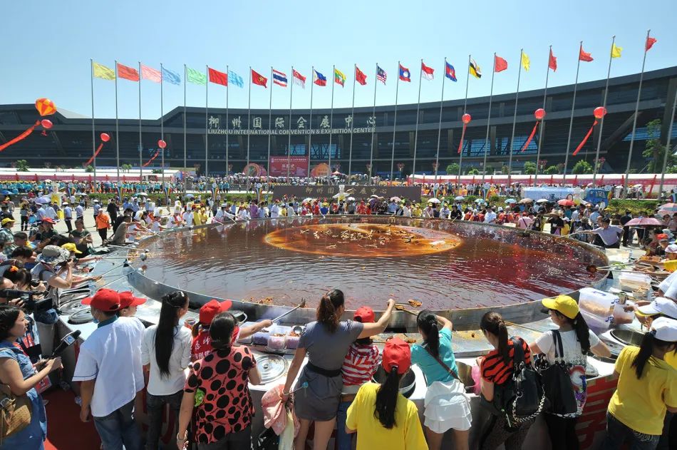 为什么柳州螺蛳粉受欢迎,柳州螺蛳粉在哪个城市最火爆