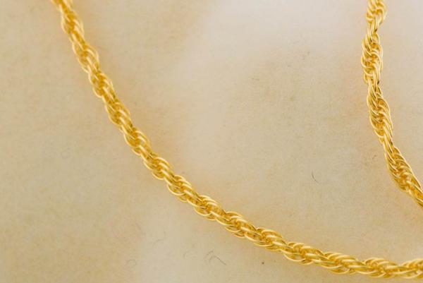 黄金项链有裂痕可以修复吗,黄金项链坏了是修合适还是换合适