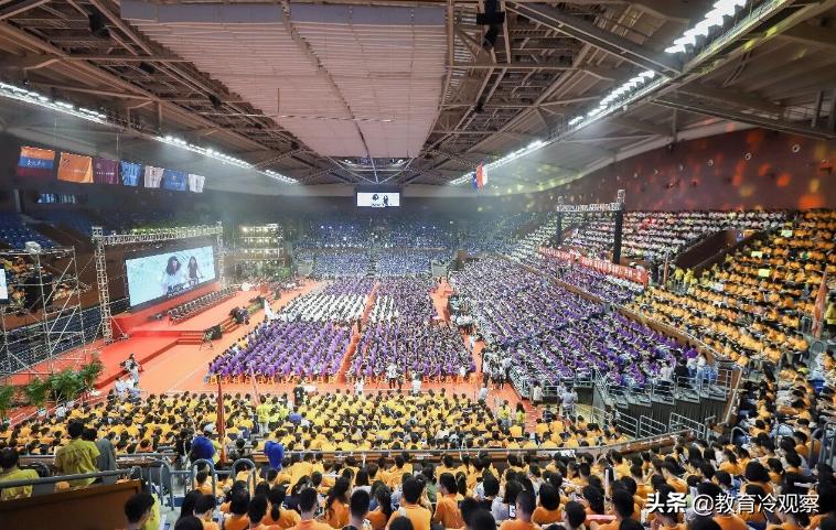 浙江大学迎来2019级新生，开学典礼比清华隆重，住宿条件让人羡慕