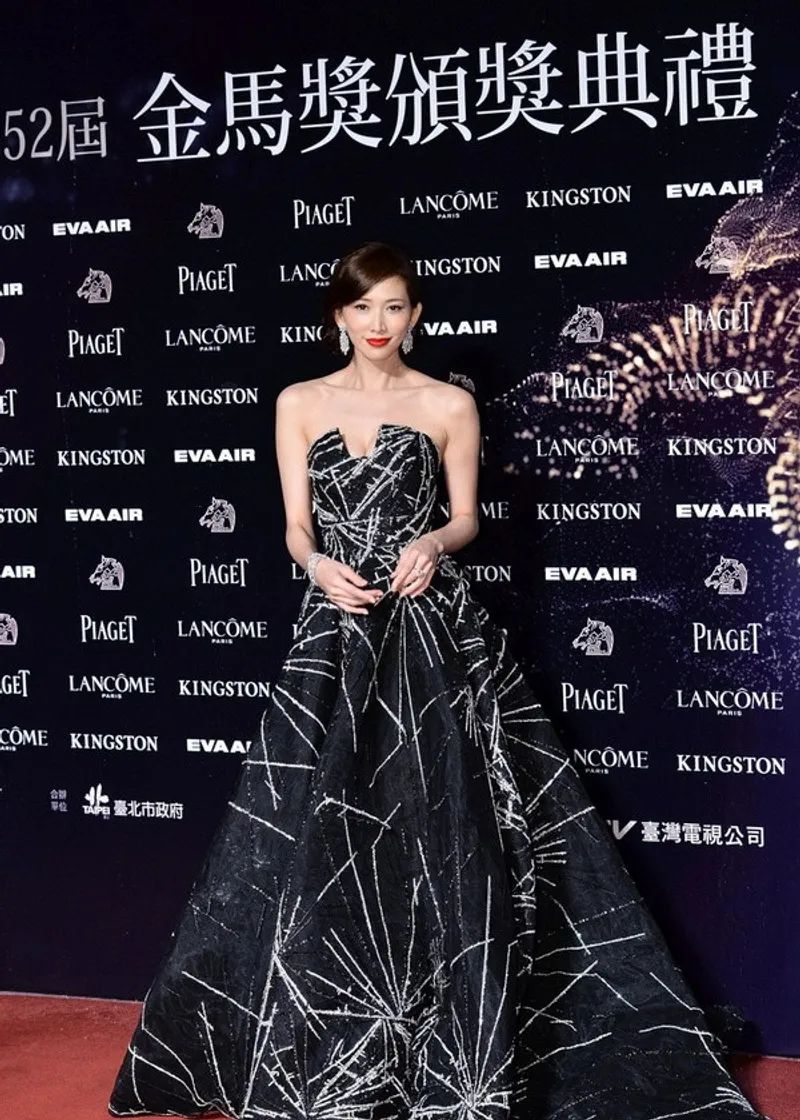 黎巴嫩爆炸发生后,巩俐章子怡的挚爱无声落泪……