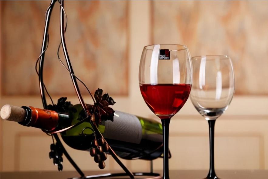 红酒品鉴步骤及注意事项,红酒品鉴的基础知识