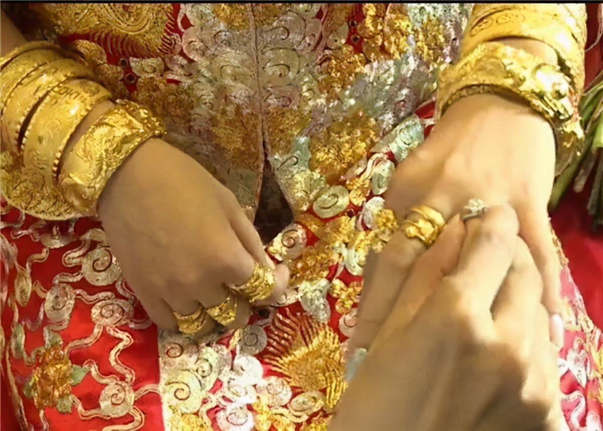 泰国王室珠宝介绍,泰国特色婚庆饰品