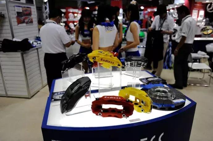 能玩改装汽车的游戏,能玩改装车的游戏