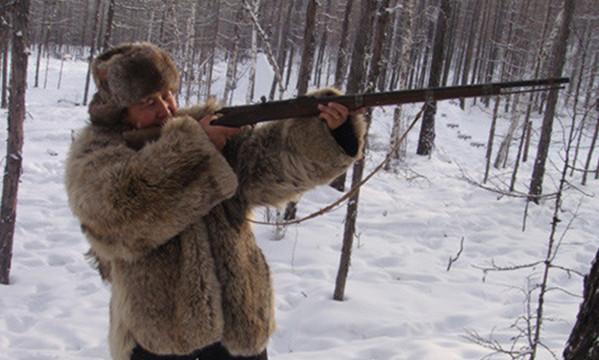 跟爷爷去打猎,跟爷爷上山去打猎