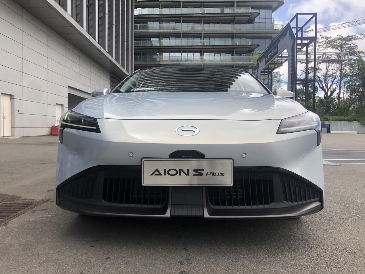 aionsplus全景天幕,广汽埃安aionsplus2022款