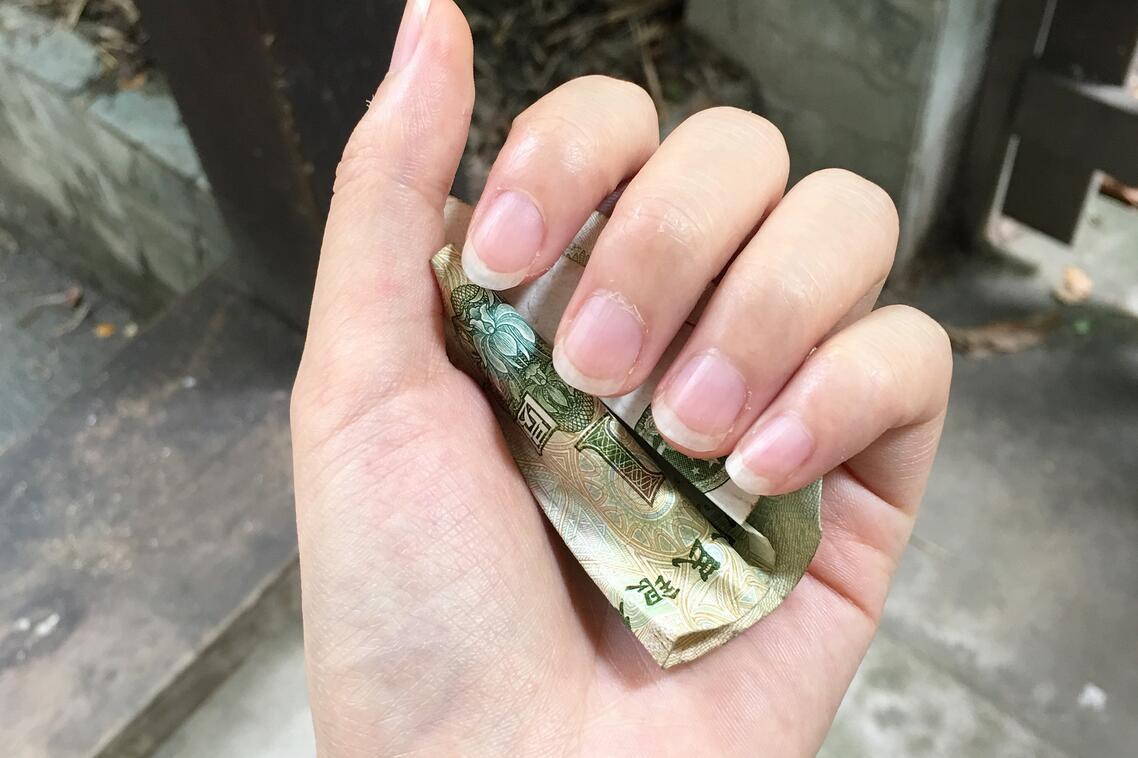 路上捡到钱有什么忌讳,在路上捡到的钱千万别捡