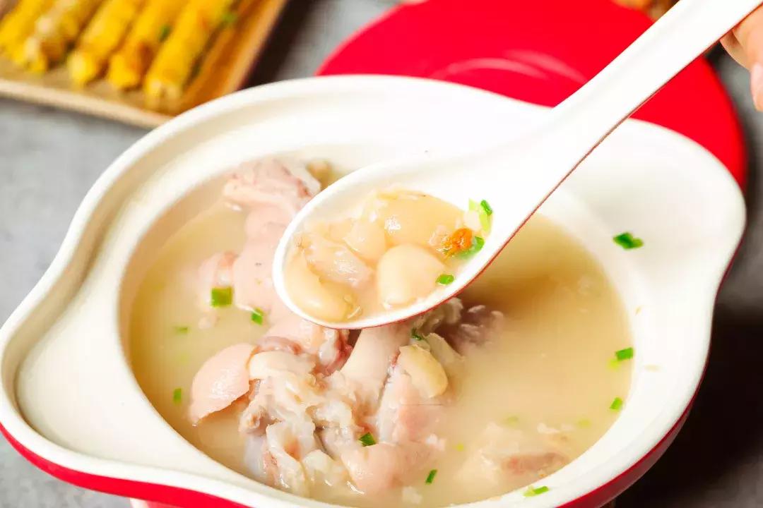 Wow~穿红衣就免单117！这家店到底什么来头！