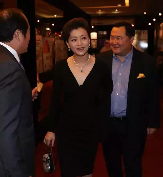 成龙收藏的紫檀,成龙的小叶紫檀值多少钱