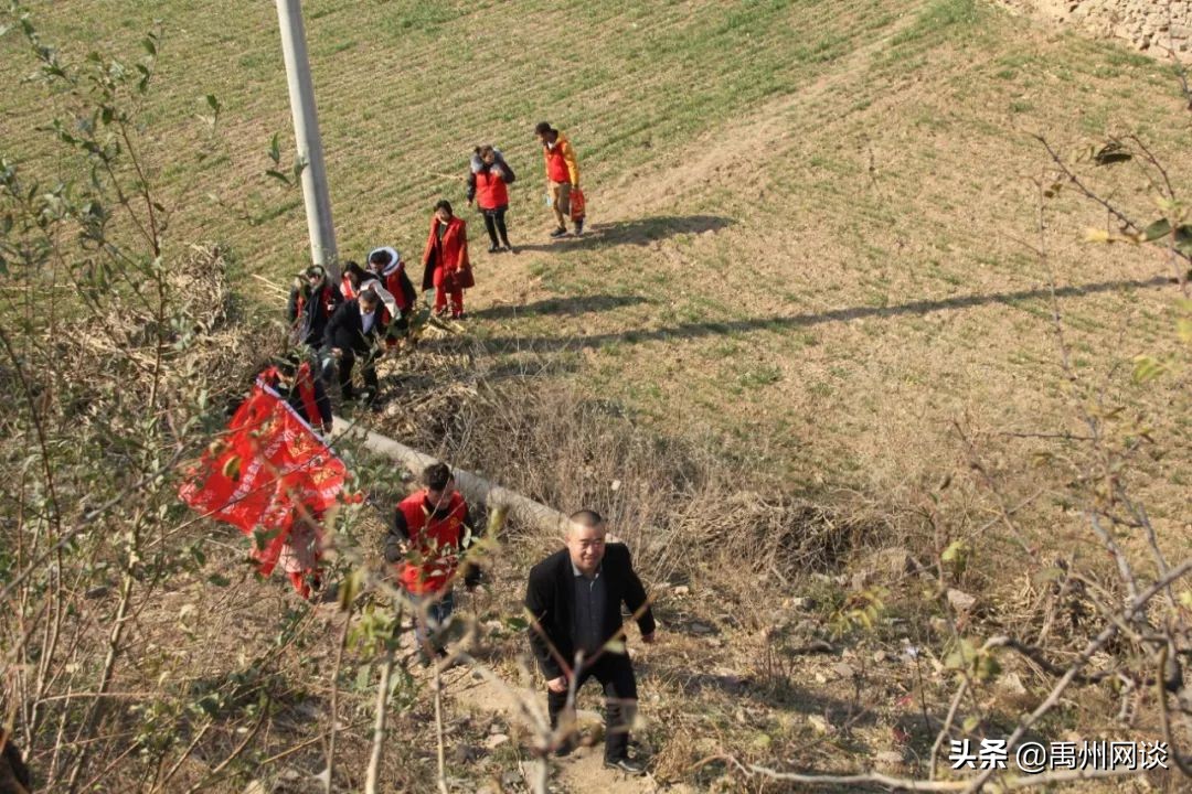 今天上午浅井敬老院（扒村幸福院）突然来了一群人.....