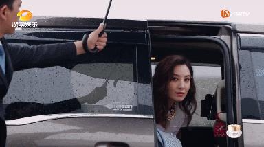 郑希怡什么时候去的香港,郑希怡最新机场消息