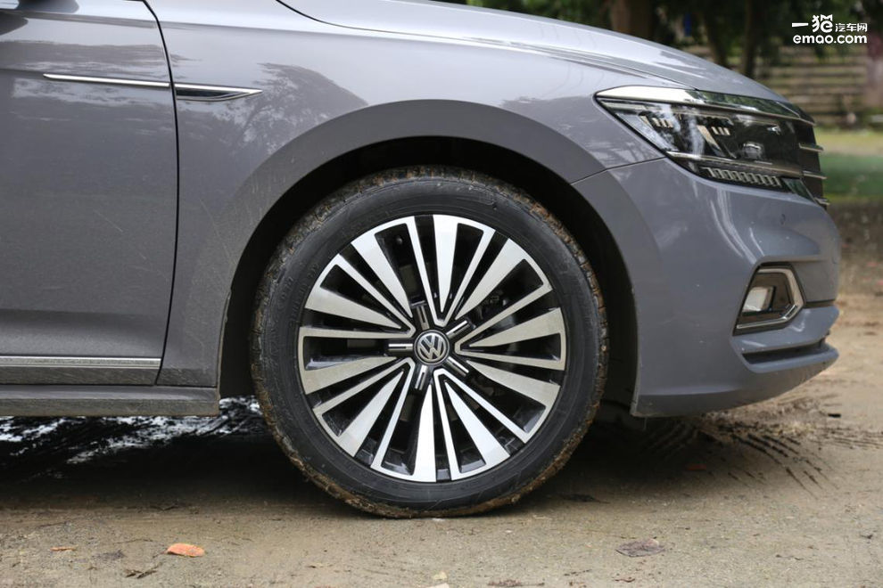 帕萨特330tsi豪华型试驾,帕萨特330tsi豪华版试驾