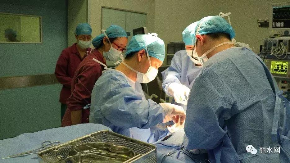 男性也会得乳腺癌?丽水男子得乳腺癌,全乳切除!有这种症状的男性朋友要重视了