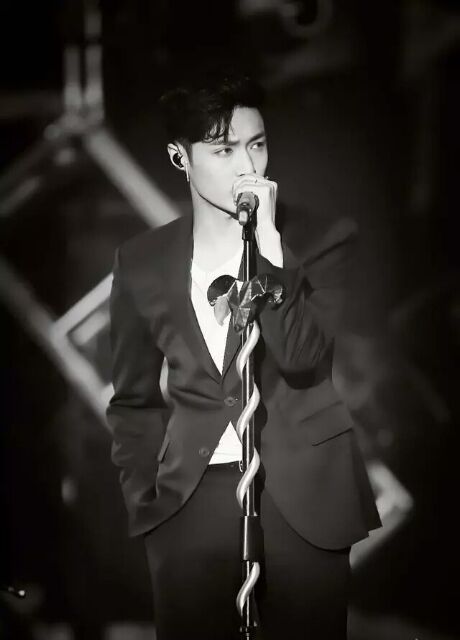 张艺兴初心不改理想不灭,张艺兴努力和梦想已经刻进骨子里