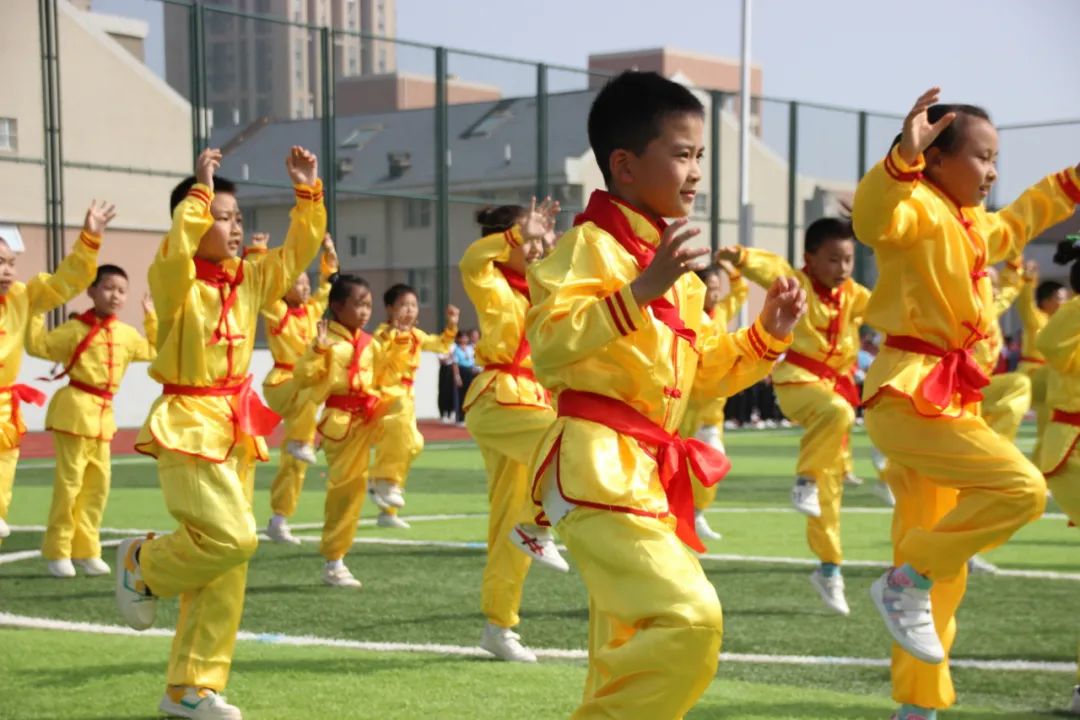 建*党**百年喜迎国庆——西安经开第二小学队列队形广播*比操**赛