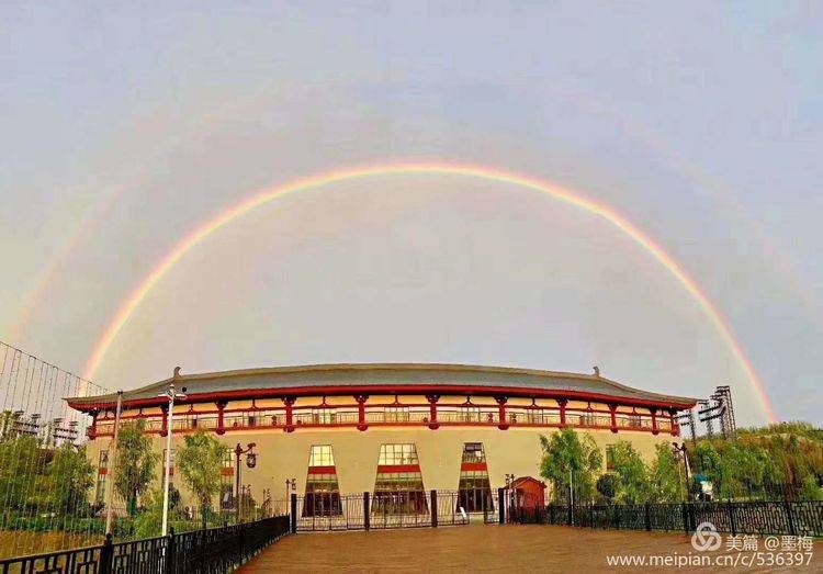 双彩虹映照下的绝美风景，洛阳奇特天象百年不遇
