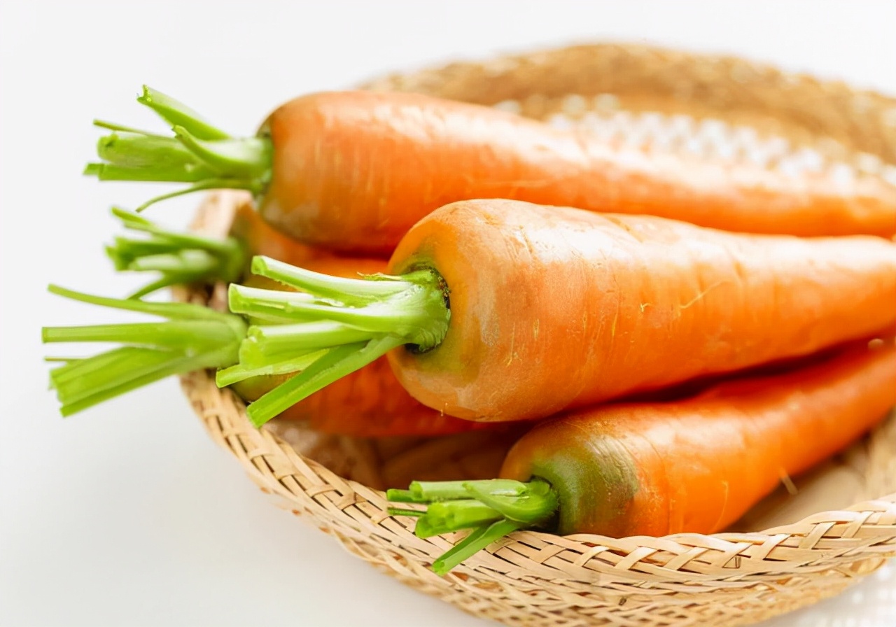 11岁女孩身高158厘米将来长到多高,8岁女孩身高1.25吃什么可以长高