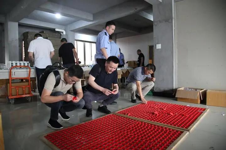 浙江警方出手了！1997人被抓，涉及80多个知名品牌