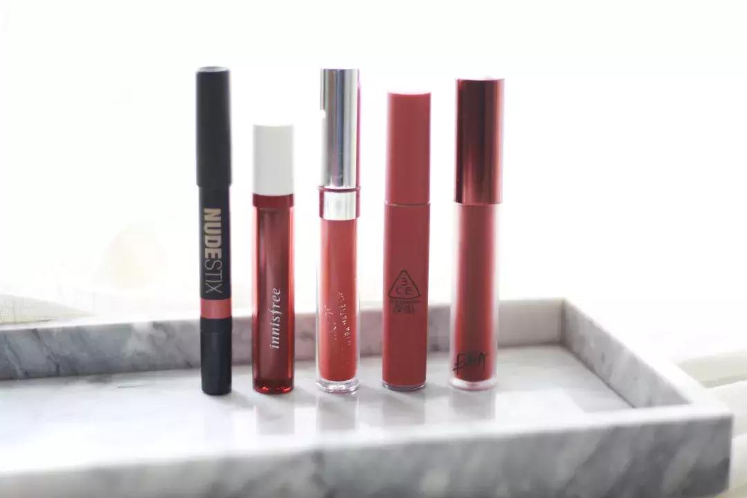 黄皮看过来开价口红试色,黄皮入手豆沙色