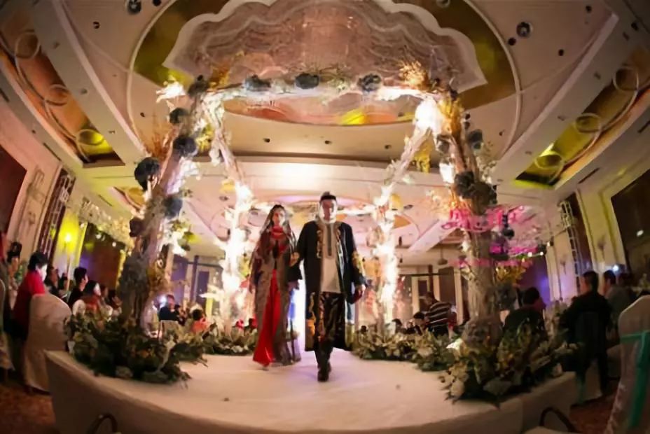 为什么看过*疆新**人的婚礼后，就都想结婚了？