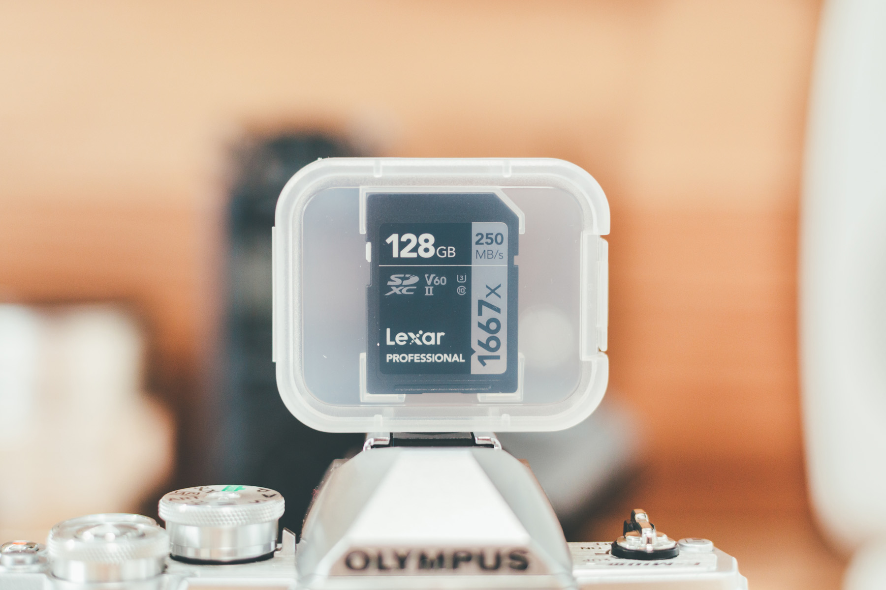 快一步，一卡搞定vlog素材拍摄，雷克沙1667XProSD卡体验