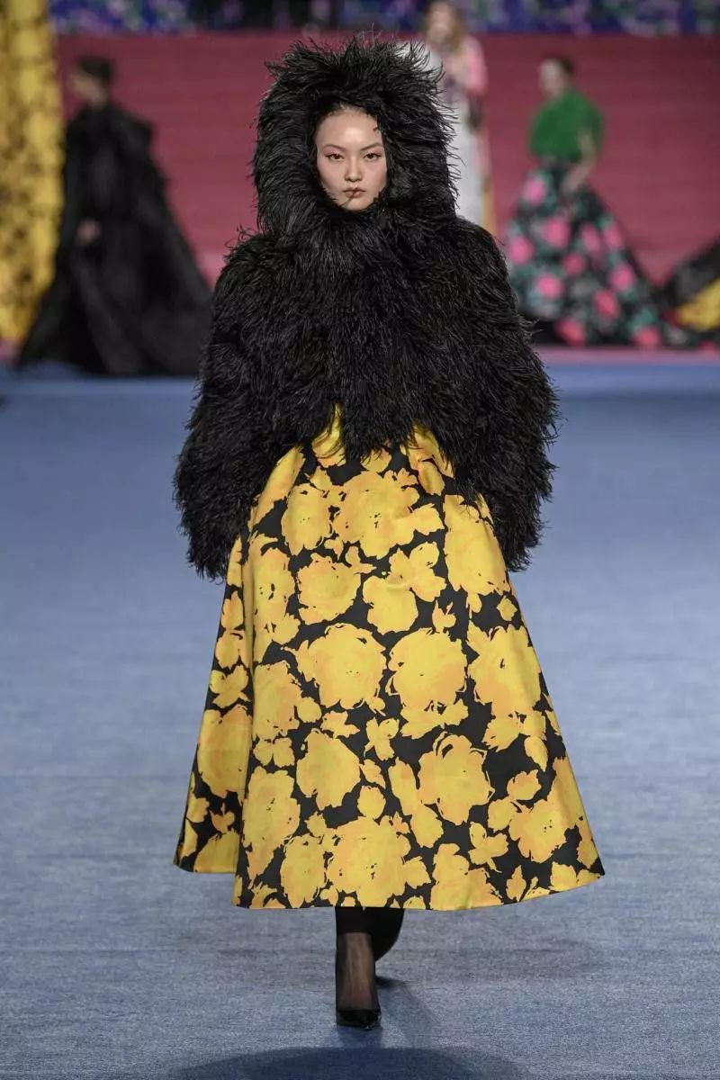 波司登羽绒时装周,波司登伦敦时装周中国红